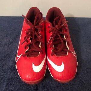 Nike Kids Red & White T,Ball Cleats